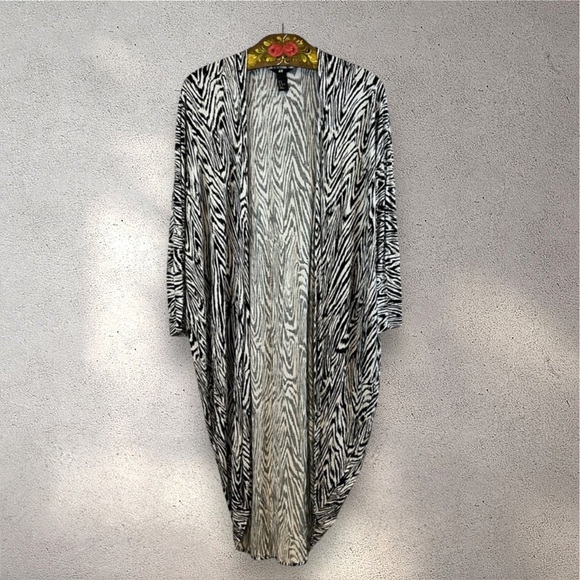 H&M Black & White Tiger Stripe Pattern Cocoon Kimono Coverup Cardigan, Size M - Picture 1 of 5